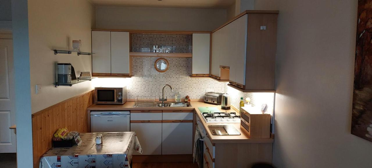 דירות Whitehead The Lighthouse Loft מראה חיצוני תמונה